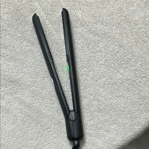 NuMe Black Hair Straightener - Picture 4 of 4